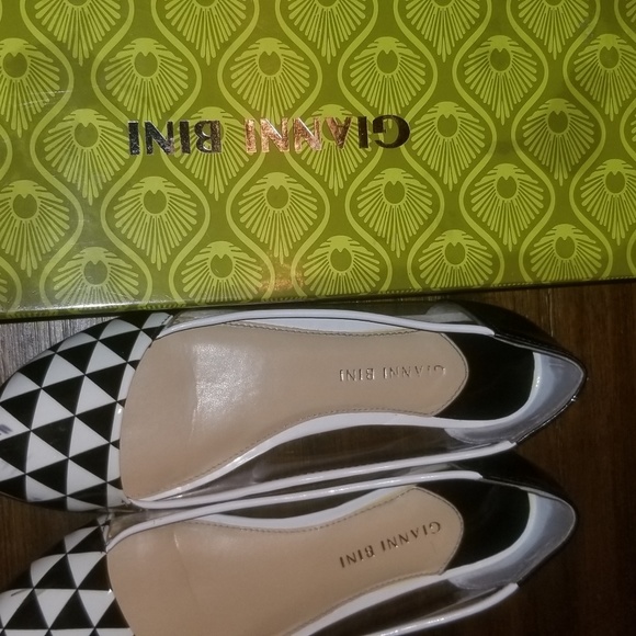 I'm selling Gianni Bini - Picture 5 of 7